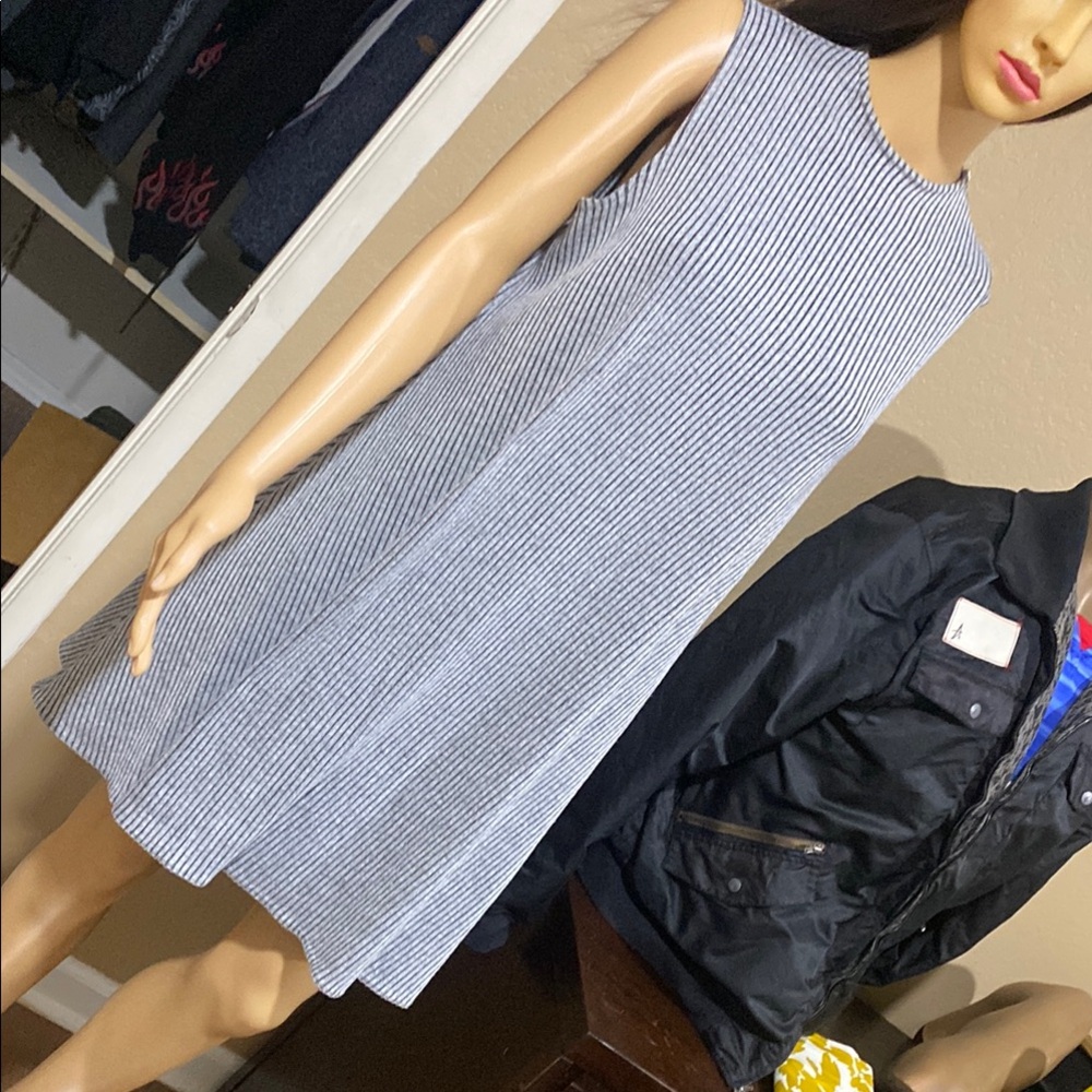 Chic Striped Sleeveless Dress